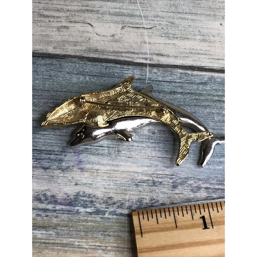 Vintage LIZ CLAIBORNE BROOCH PIN Silver & Gold‎ Tone DOUBLE DOLPHINS JUMPING